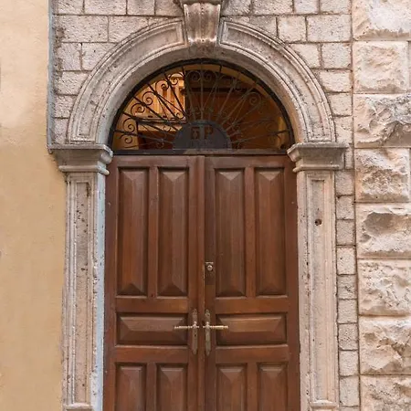 Apartment R Club Old Town Budva