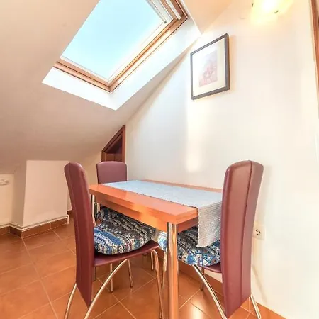 R Club Old Town Apartment